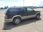 ✅ 1999 Chevrolet Blazer Trailblazer • VIN: 1GNDT13W5X2137343 • Lot: 62332925. Wystawiony na Copart z przebiegiem 178 668 mil. Bezpłatny archiwum sprzedaży aukcyjnych z USA i szczegółowy raport historii pojazdu na DreamBid. Zdjęcie 3.