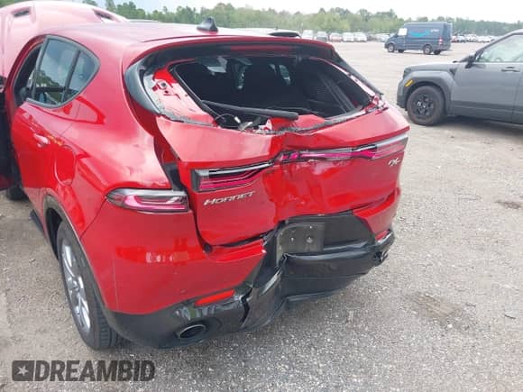 ✅ 2024 Dodge Hornet R/T • VIN: ZACPDFCW0R3A31267 • Lot: 43054322. Wystawiony na IAAI z przebiegiem 33 581 mil mil. Skorzystaj z bezpłatnego archiwum sprzedaży aukcyjnych z USA i zobacz szczegółowy raport historii pojazdu na DreamBid. Zdjęcie 6.