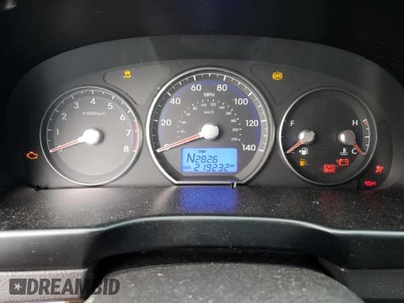 ✅ 2010 Hyundai Santa Fe GLS • VIN: 5NMSG3ABXAH391679 • Lot: 82174384. Listed on Copart with 219,232 mi. Free auction sales archive from the USA and detailed vehicle history report at DreamBid. Image 9.