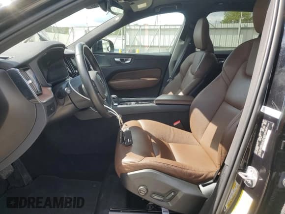 ✅ 2023 Volvo XC60 Plus Dark Theme • VIN: YV4L12RW6P1266430 • Lot: 82036965. Listed on Copart with 777 mi. Free auction sales archive from the USA and detailed vehicle history report at DreamBid. Image 7.