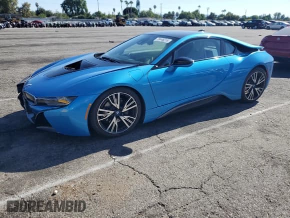 ✅ 2015 BMW i8 • VIN: WBY2Z2C5XFV674278 • Lot: 70446315. Wystawiony na Copart z przebiegiem 51 198 mil. Bezpłatny archiwum sprzedaży aukcyjnych z USA i szczegółowy raport historii pojazdu na DreamBid. Zdjęcie 1.