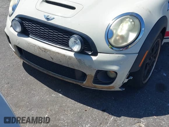 ✅ 2010 MINI Convertible S • VIN: WMWMS3C57ATY51245 • Лот: 41802174. Опубликован ранее на IAAI с пробегом 110 154 миль. Бесплатный доступ к архиву аукционных продаж из США и подробный отчёт об истории автомобиля на DreamBid. Изображение 6.