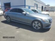 ✅ 2017 Mercedes-Benz C 300 • VIN: 55SWF4JB0HU185193 • Lot: 61036025. Wystawiony na Copart z przebiegiem 128 352 mil. Bezpłatny archiwum sprzedaży aukcyjnych z USA i szczegółowy raport historii pojazdu na DreamBid. Zdjęcie 4.