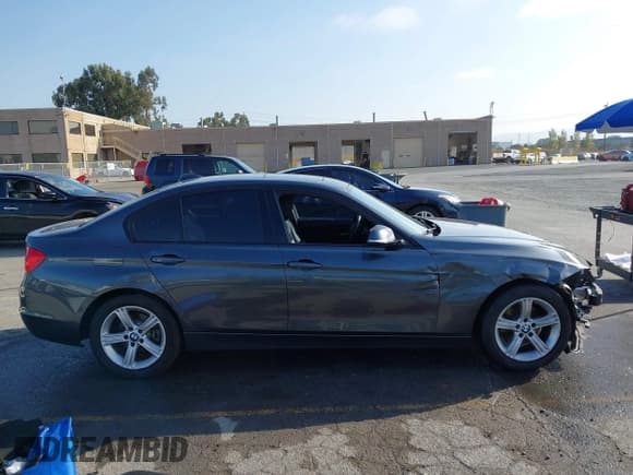 ✅ 2015 BMW 3 Series 328i • VIN: WBA3C1C59FP851874 • Lot: 43325485. Listed on IAAI with 124,003 mi. Free auction sales archive from the USA and detailed vehicle history report at DreamBid. Image 14.