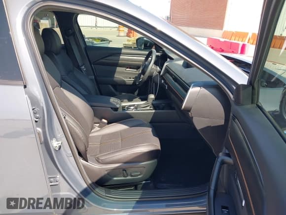 ✅ 2025 Mazda CX-50 Hybrid Premium Package • VIN: 7MMVAADW2SN123442 • Лот: 43153831. Опубликован ранее на IAAI с пробегом 1 753 миль. Бесплатный доступ к архиву аукционных продаж из США и подробный отчёт об истории автомобиля на DreamBid. Изображение 5.