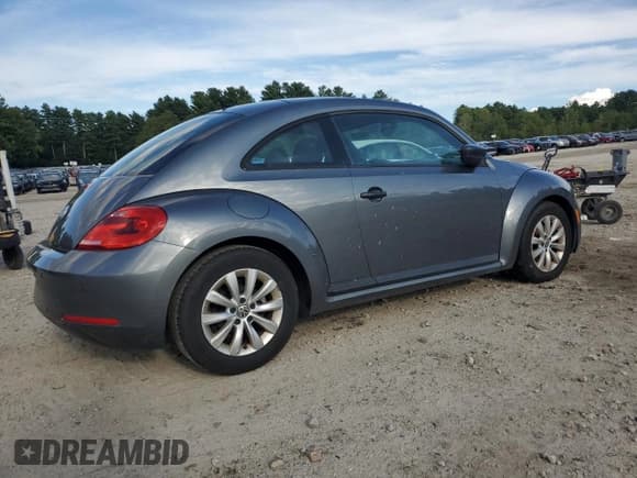 ✅ 2014 Volkswagen Beetle Entry • VIN: 3VWFP7AT4EM628829 • Лот: 71486315. Опубликован ранее на Copart с пробегом 178 767 миль. Бесплатный доступ к архиву аукционных продаж из США и подробный отчёт об истории автомобиля на DreamBid. Изображение 3.
