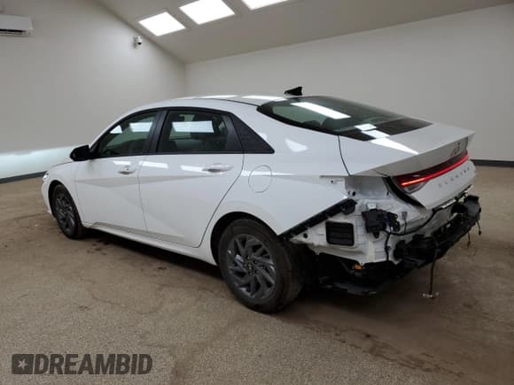 ✅ 2025 Hyundai Elantra Blue • VIN: KMHLM4DJ9SU173843 • Lot: 91677535. Listed on Copart with 8,143 mi. Free auction sales archive from the USA and detailed vehicle history report at DreamBid. Image 2.