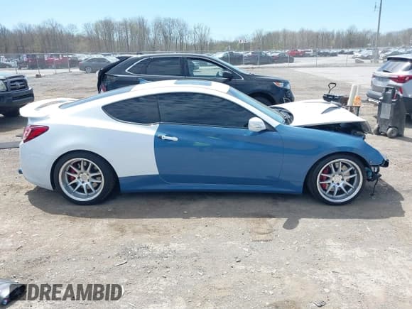 ✅ 2015 Hyundai Genesis Coupe R-Spec • VIN: KMHHU6KJ5FU125668 • Lot: 42139821. Wystawiony na IAAI z przebiegiem 55 316 mil. Bezpłatny archiwum sprzedaży aukcyjnych z USA i szczegółowy raport historii pojazdu na DreamBid. Zdjęcie 14.