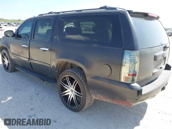 2008 Chevrolet Suburban LT с VIN 1GNFC16098J218885, выставлен на аукционе IAAI как лот 42723274 с пробегом 270 058 миль миль и . История ставок и продаж доступна на DreamBid. Изображение 3.