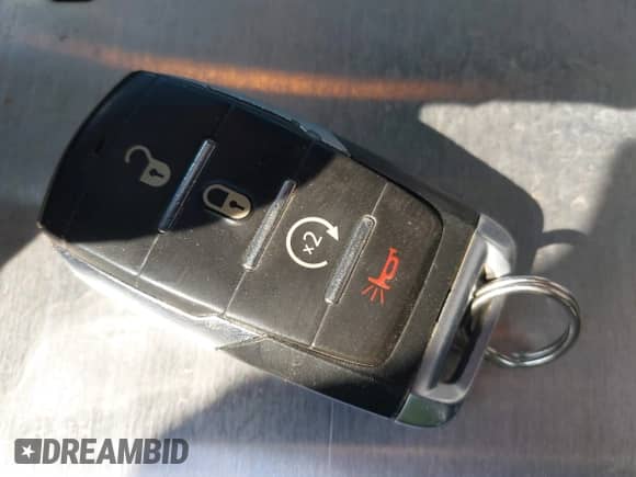 2019 Ram 1500 Big Horn z VIN 1C6SRFFT9KN546621, wystawiony jako IAAI lot #42806358 z przebiegiem 100 930 mil mil oraz . Historia ofert i sprzedaży dostępna na DreamBid. Obrazek 11.