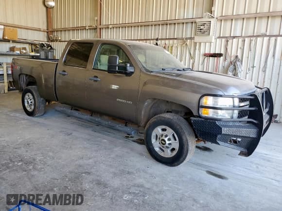 ✅ 2013 Chevrolet Silverado 2500HD LT • VIN: 1GC1KXCG5DF197024 • Lot: 92703725. Wystawiony na Copart z przebiegiem 230 196 mil. Bezpłatny archiwum sprzedaży aukcyjnych z USA i szczegółowy raport historii pojazdu na DreamBid. Zdjęcie 4.