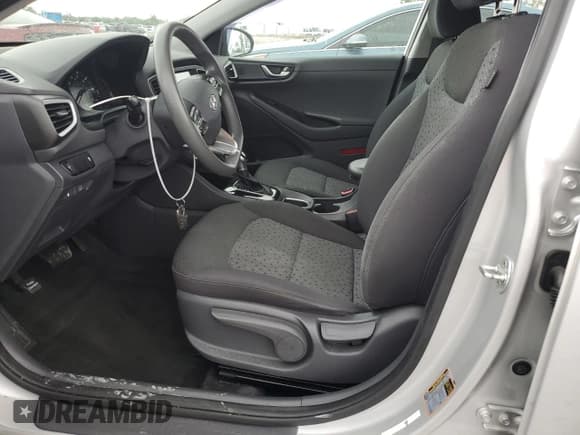 ✅ 2019 Hyundai Ioniq Blue • VIN: KMHC65LC2KU124017 • Lot: 52077865. Wystawiony na Copart z przebiegiem 90 774 mil. Bezpłatny archiwum sprzedaży aukcyjnych z USA i szczegółowy raport historii pojazdu na DreamBid. Zdjęcie 7.