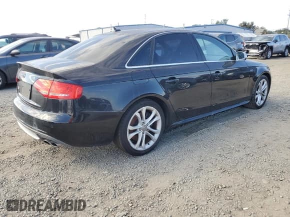 ✅ 2011 Audi S4 Premium Plus • VIN: WAUBGAFL1BA075716 • Lot: 92657005. Wystawiony na Copart z przebiegiem 100 815 mil. Bezpłatny archiwum sprzedaży aukcyjnych z USA i szczegółowy raport historii pojazdu na DreamBid. Zdjęcie 3.