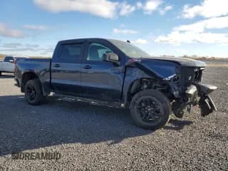 ✅ 2021 Chevrolet Silverado 1500 LT Trail Boss • VIN: 1GCPYFED5MZ440139 • Lot: 76628354. Wystawiony na Copart z przebiegiem 99 978 mil. Bezpłatny archiwum sprzedaży aukcyjnych z USA i szczegółowy raport historii pojazdu na DreamBid. Zdjęcie 4.