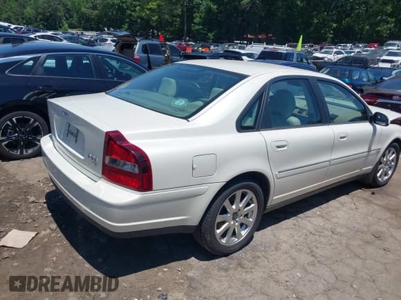 ✅ 2003 Volvo S80 • VIN: YV1TS91Z031304253 • Lot: 39456223. Wystawiony na IAAI z przebiegiem 62 592 mil. Bezpłatny archiwum sprzedaży aukcyjnych z USA i szczegółowy raport historii pojazdu na DreamBid. Zdjęcie 4.