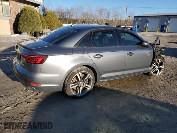 ✅ 2018 Audi A4 • VIN: WAUPNAF44JA030742 • Lot: 85954764. Wystawiony na Copart z przebiegiem 101 851 mil. Bezpłatny archiwum sprzedaży aukcyjnych z USA i szczegółowy raport historii pojazdu na DreamBid. Zdjęcie 3.