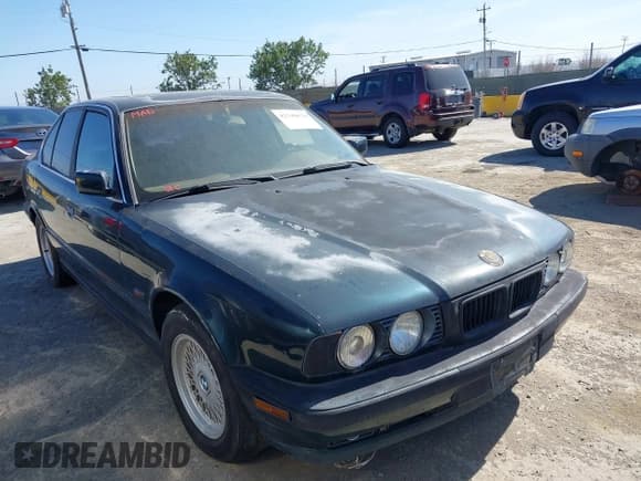 ✅ 1995 BMW 5 Series • VIN: WBAHE6325SGF30656 • Лот: 42349670. Опубликован ранее на IAAI с пробегом 250 186 миль. Бесплатный доступ к архиву аукционных продаж из США и подробный отчёт об истории автомобиля на DreamBid. Изображение 1.