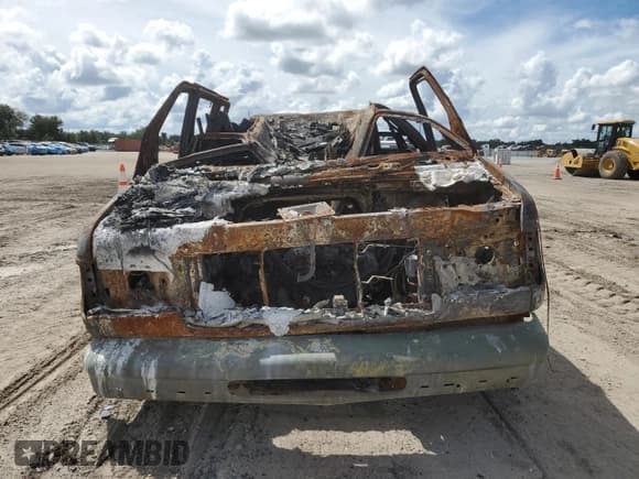 ✅ 2002 Ford Econoline Passenger XL • VIN: 1FMRE11L12HA67939 • Lot: 71419425. Listed on Copart with Not provided. Free auction sales archive from the USA and detailed vehicle history report at DreamBid. Image 5.