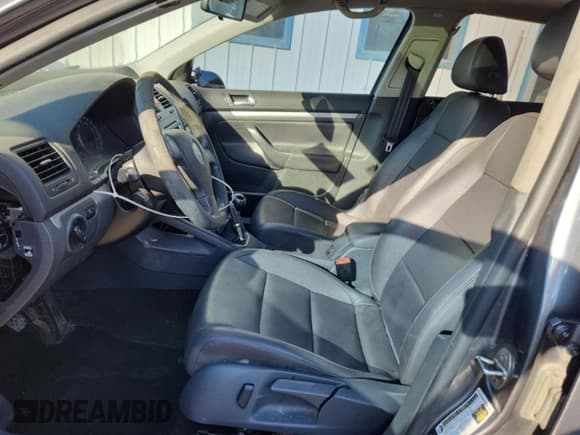 ✅ 2007 Volkswagen Jetta 2.5 • VIN: 3VWSF71K37M005746 • Лот: 83950465. Опубликован ранее на Copart с пробегом 225 009 миль. Бесплатный доступ к архиву аукционных продаж из США и подробный отчёт об истории автомобиля на DreamBid. Изображение 7.