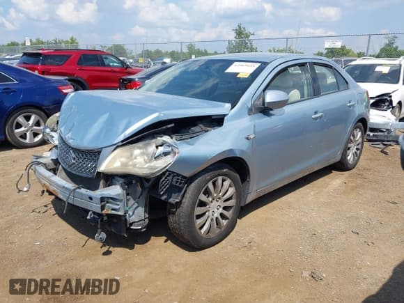 ✅ 2010 Suzuki Kizashi SE • VIN: JS2RE9A34A6100712 • Lot: 42965644. Listed on IAAI with 169,953 mi. Free auction sales archive from the USA and detailed vehicle history report at DreamBid. Image 18.