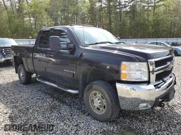✅ 2008 Chevrolet Silverado 2500HD 1LT • VIN: 1GCHK29KX8E175321 • Lot: 56190415. Wystawiony na Copart z przebiegiem 135 748 mil. Bezpłatny archiwum sprzedaży aukcyjnych z USA i szczegółowy raport historii pojazdu na DreamBid. Zdjęcie 4.