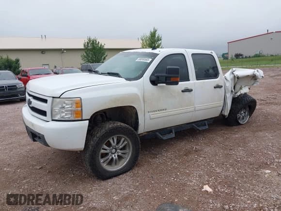 ✅ 2013 Chevrolet Silverado 1500 LT • VIN: 3GCPKSE72DG112942 • Lot: 42868334. Wystawiony na IAAI z przebiegiem Nie podano. Bezpłatny archiwum sprzedaży aukcyjnych z USA i szczegółowy raport historii pojazdu na DreamBid. Zdjęcie 18.