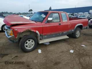 1994 Dodge Dakota z VIN 1B7GG23Y0RS522930, wystawiony jako Copart lot #65056045 z przebiegiem 274 697 mil mil oraz Czysty tytuł • Clean title. Historia ofert i sprzedaży dostępna na DreamBid. Obrazek 1.