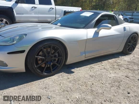 2007 Chevrolet Corvette with VIN 1G1YY25U675110091, listed as a IAAI auction lot 43511572 with 94,941 mi miles and . Bid and sale history available at DreamBid. Image 2.