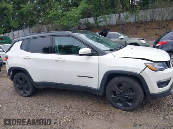 2020 Jeep Compass Latitude с VIN 3C4NJDBBXLT209729, выставлен на аукционе IAAI как лот 42535486 с пробегом 106 117 миль миль и . История ставок и продаж доступна на DreamBid. Изображение 13.