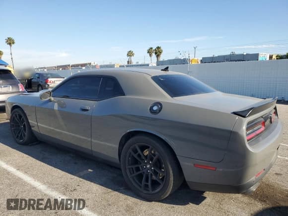 ✅ 2017 Dodge Challenger T/A 392 • VIN: 2C3CDZFJ7HH626064 • Lot: 60322954. Wystawiony na Copart z przebiegiem 67 334 mil. Bezpłatny archiwum sprzedaży aukcyjnych z USA i szczegółowy raport historii pojazdu na DreamBid. Zdjęcie 2.