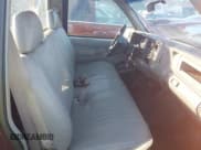 ✅ 1997 Chevrolet Silverado 2500 • VIN: 1GCGC24R4VE116189 • Lot: 43456784. Wystawiony na IAAI z przebiegiem 203 518 mil. Bezpłatny archiwum sprzedaży aukcyjnych z USA i szczegółowy raport historii pojazdu na DreamBid. Zdjęcie 8.