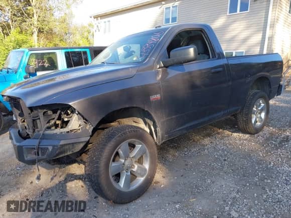 2015 Ram 1500 Express z VIN 3C6JR6AT8FG574458, wystawiony jako IAAI lot #43334806 z przebiegiem 67 164 mil mil oraz . Historia ofert i sprzedaży dostępna na DreamBid. Obrazek 2.