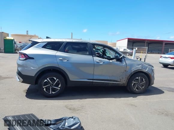 ✅ 2024 Kia Sportage LX • VIN: KNDPU3DG0R7173582 • Lot: 42046542. Wystawiony na IAAI z przebiegiem 2 778 mil. Bezpłatny archiwum sprzedaży aukcyjnych z USA i szczegółowy raport historii pojazdu na DreamBid. Zdjęcie 14.