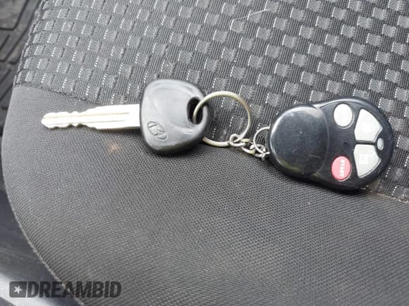 ✅ 2010 Hyundai Accent GS • VIN: KMHCM3AC8AU184346 • Лот: 42182038. Опубликован ранее на IAAI с пробегом 126 600 миль. Бесплатный доступ к архиву аукционных продаж из США и подробный отчёт об истории автомобиля на DreamBid. Изображение 11.