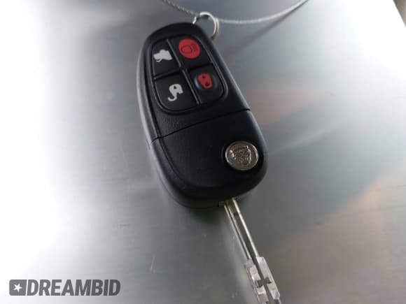 ✅ 2006 Jaguar XJ Vanden Plas • VIN: SAJWA82B76SH10941 • Лот: 42159262. Опубликован ранее на IAAI с пробегом 134 886 миль. Бесплатный доступ к архиву аукционных продаж из США и подробный отчёт об истории автомобиля на DreamBid. Изображение 11.