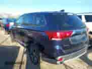 2018 Mitsubishi Outlander ES z VIN JA4AZ3A3XJZ039982, wystawiony jako IAAI lot #43414709 z przebiegiem 115 768 mil mil oraz . Historia ofert i sprzedaży dostępna na DreamBid. Obrazek 3.