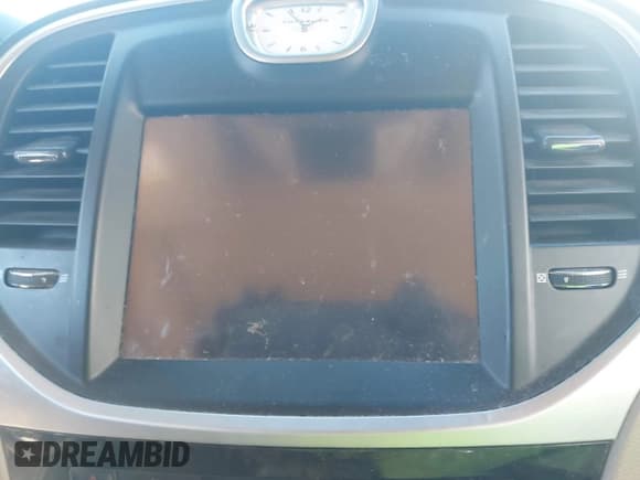 ✅ 2014 Chrysler 300 Uptown Edition • VIN: 2C3CCAAG5EH238455 • Лот: 43520551. Опубликован ранее на IAAI с пробегом 211 621 миль. Бесплатный доступ к архиву аукционных продаж из США и подробный отчёт об истории автомобиля на DreamBid. Изображение 12.