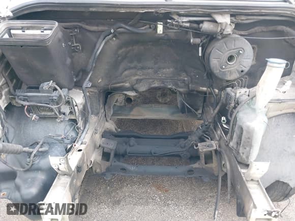 ✅ 2016 Mercedes-Benz Sprinter Cargo EXT • VIN: WD3PE8DD3GP361052 • Lot: 41202740. Listed on IAAI with Not provided. Free auction sales archive from the USA and detailed vehicle history report at DreamBid. Image 10.