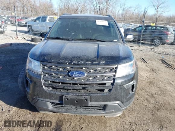 ✅ 2018 Ford Explorer XLT • VIN: 1FM5K8D88JGC03818 • Lot: 41449995. Wystawiony na IAAI z przebiegiem 126 000 mil. Bezpłatny archiwum sprzedaży aukcyjnych z USA i szczegółowy raport historii pojazdu na DreamBid. Zdjęcie 13.