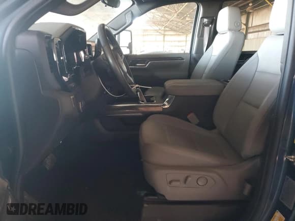 ✅ 2024 Chevrolet Silverado 1500 • VIN: 2GC4WPE74R1148801 • Лот: 91170115. Опубликован ранее на Copart с пробегом 17 885 миль. Бесплатный доступ к архиву аукционных продаж из США и подробный отчёт об истории автомобиля на DreamBid. Изображение 7.