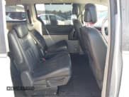 ✅ 2010 Chrysler Town & Country Touring Plus • VIN: 2A4RR8D15AR405688 • Lot: 43183852. Wystawiony na IAAI z przebiegiem 224 880 mil. Bezpłatny archiwum sprzedaży aukcyjnych z USA i szczegółowy raport historii pojazdu na DreamBid. Zdjęcie 8.