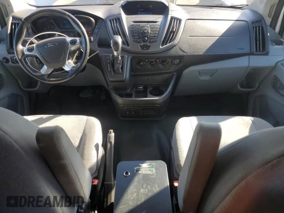 ✅ 2017 Ford Transit • VIN: 1FTYR1YG0HKA63101 • Lot: 91332325. Wystawiony na Copart z przebiegiem 123 761 mil. Bezpłatny archiwum sprzedaży aukcyjnych z USA i szczegółowy raport historii pojazdu na DreamBid. Zdjęcie 8.