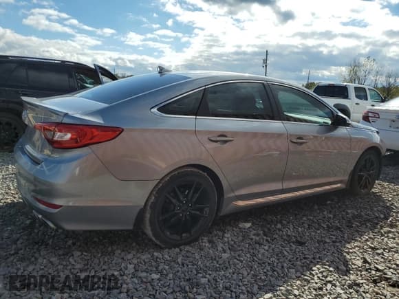 ✅ 2017 Hyundai Sonata Sport • VIN: 5NPE34AB8HH551960 • Lot: 90651185. Wystawiony na Copart z przebiegiem 95 805 mil. Bezpłatny archiwum sprzedaży aukcyjnych z USA i szczegółowy raport historii pojazdu na DreamBid. Zdjęcie 3.