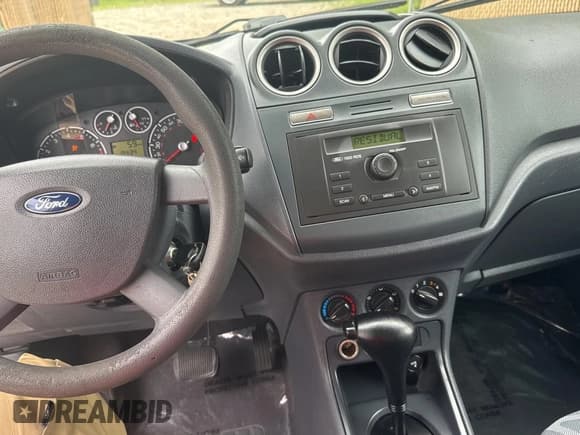 ✅ 2010 Ford Transit Connect XL • VIN: NM0LS6AN4AT019037 • Lot: 67667585. Wystawiony na Copart z przebiegiem 93 800 mil. Bezpłatny archiwum sprzedaży aukcyjnych z USA i szczegółowy raport historii pojazdu na DreamBid. Zdjęcie 9.