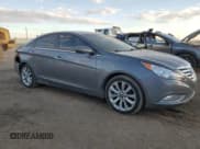 ✅ 2013 Hyundai Sonata SE • VIN: 5NPEC4AC3DH768335 • Лот: 90243145. Опубликован ранее на Copart с пробегом 131 241 миль. Бесплатный доступ к архиву аукционных продаж из США и подробный отчёт об истории автомобиля на DreamBid. Изображение 4.