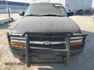 ✅ 2000 Chevrolet Blazer LS • VIN: 1GNCT18WXYK265146 • Lot: 81251435. Wystawiony na Copart z przebiegiem 353 245 mil. Bezpłatny archiwum sprzedaży aukcyjnych z USA i szczegółowy raport historii pojazdu na DreamBid. Zdjęcie 5.