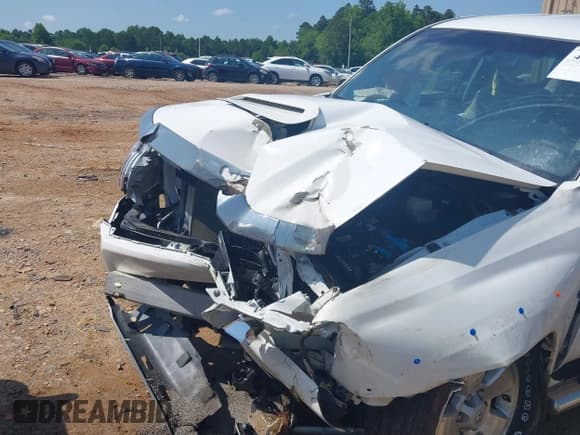 ✅ 2015 Toyota Tacoma PreRunner • VIN: 5TFKU4HN3FX007156 • Lot: 42460345. Listed on IAAI with 123,563 mi. Free auction sales archive from the USA and detailed vehicle history report at DreamBid. Image 6.