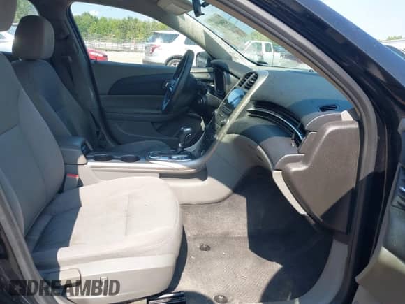 2013 Chevrolet Malibu LS z VIN 1G11A5SA1DU145088, wystawiony jako IAAI lot #43065967 z przebiegiem 169 725 mil mil oraz . Historia ofert i sprzedaży dostępna na DreamBid. Obrazek 5.