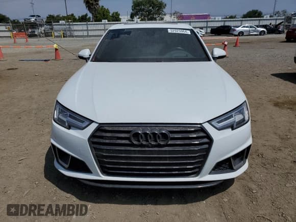 ✅ 2019 Audi A4 Prestige • VIN: WAUFNAF44KA070722 • Lot: 52925964. Listed on Copart with 42,336 mi. Free auction sales archive from the USA and detailed vehicle history report at DreamBid. Image 5.