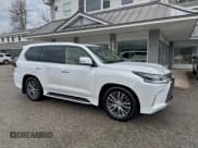 ✅ 2019 Lexus LX 570 • VIN: JTJHY7AX4K4293975 • Lot: 94404175. Wystawiony na Copart z przebiegiem 103 090 mil. Bezpłatny archiwum sprzedaży aukcyjnych z USA i szczegółowy raport historii pojazdu na DreamBid. Zdjęcie 1.